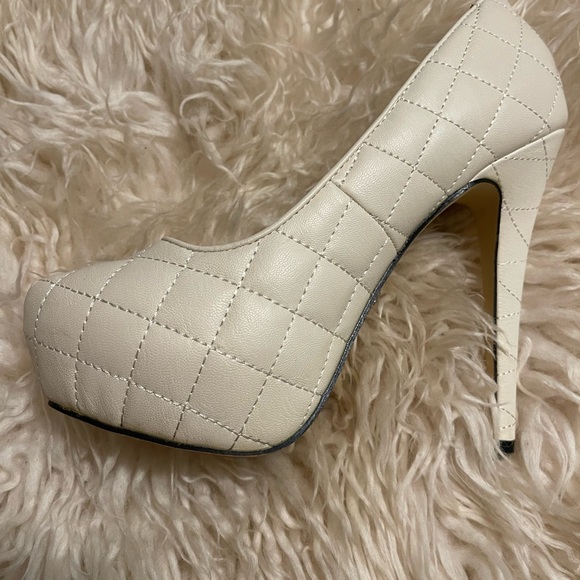 Dereon “Groove” heels. Sz8 offwhite (cream) colour - Picture 12 of 16